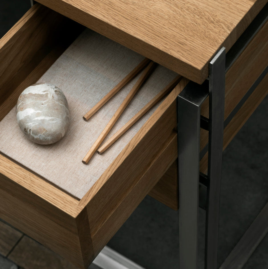 Outline Desk