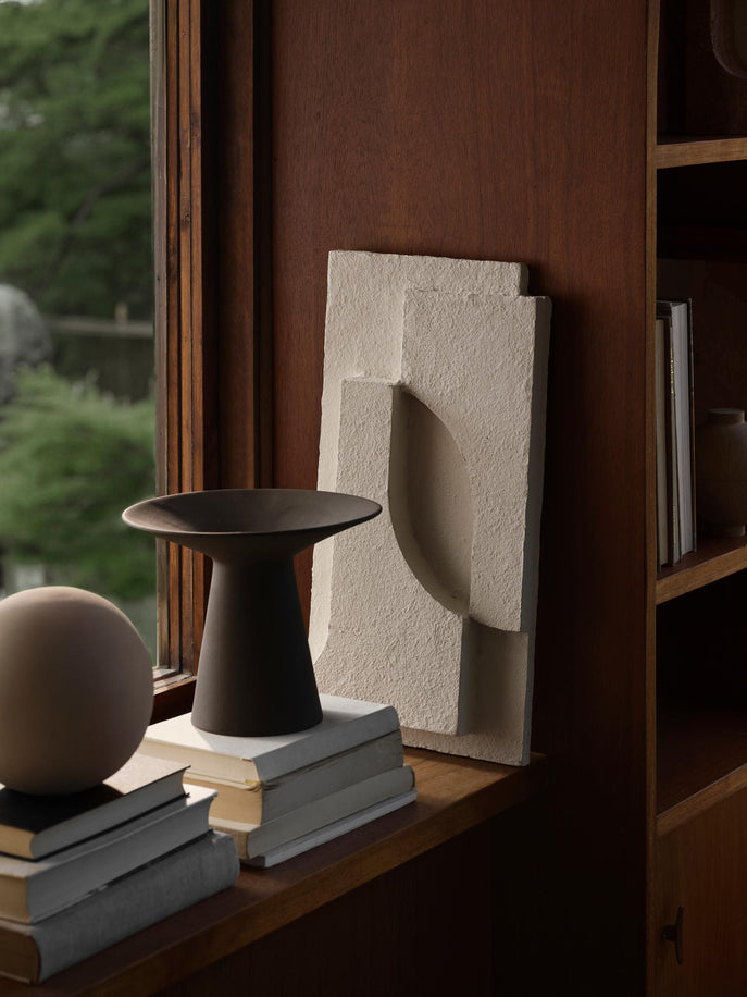 KristinaDamStudio-2025-Collar-Vase-S-Serif-Relief-S.jpg