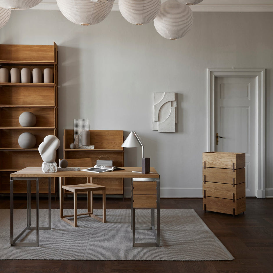 Outline Desk