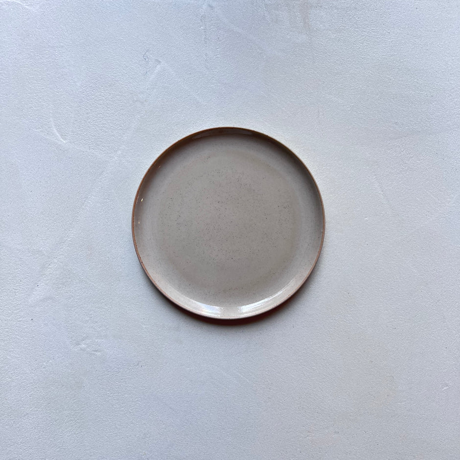 KN Plate Gray Clay