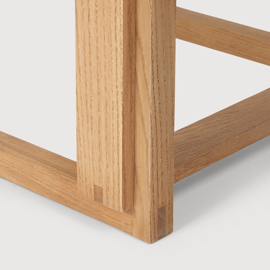 Outline Counter Chair