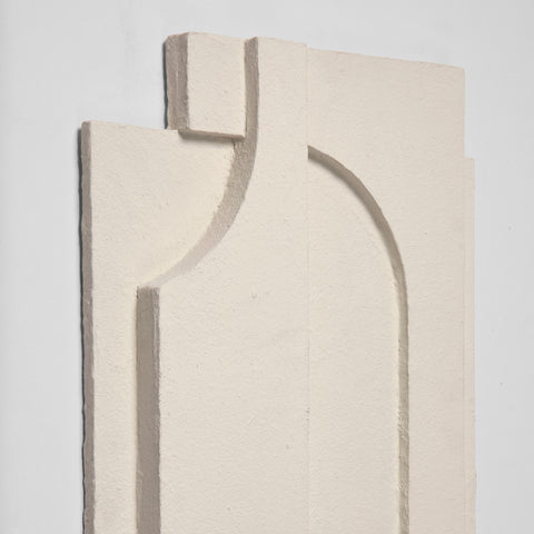 Serif Relief L Natural