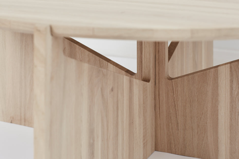 Simple Table XL Light