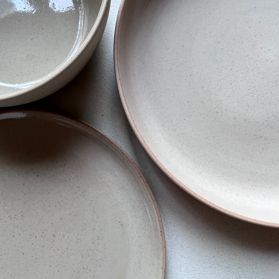 KN Plate Gray Clay