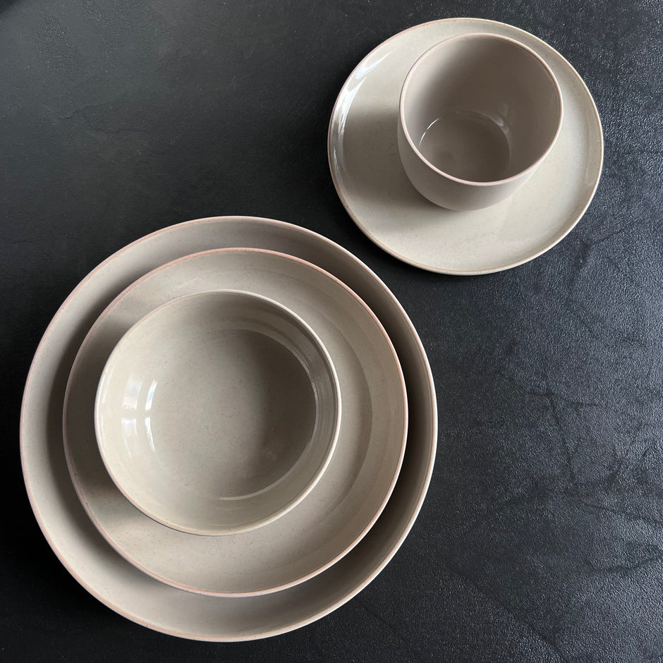 KN Deep Plate Gray Clay