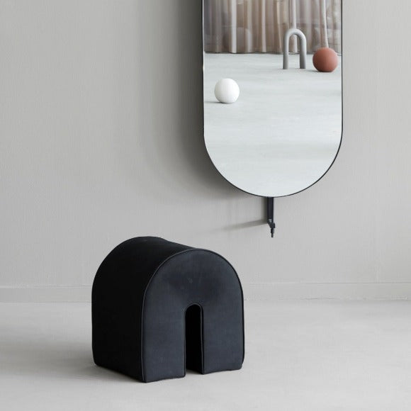 Curved Pouf Black