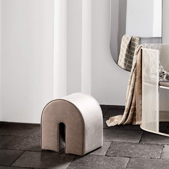 CURVED POUF LIGHT BROWN NUBUCH