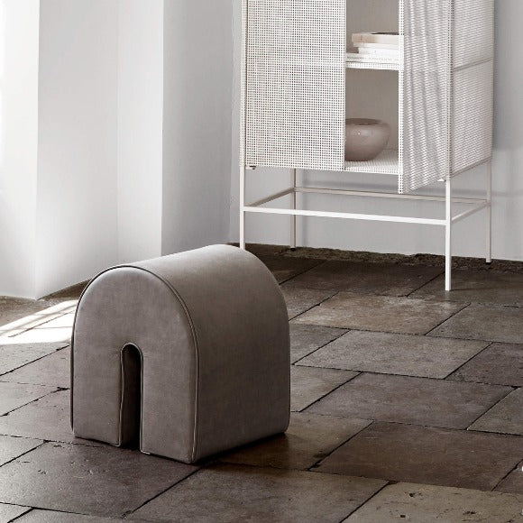 CURVED POUF LIGHT BROWN NUBUCH
